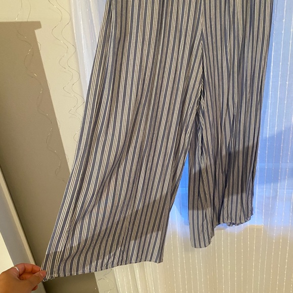 AE Jumpsuit - Picture 2 of 5